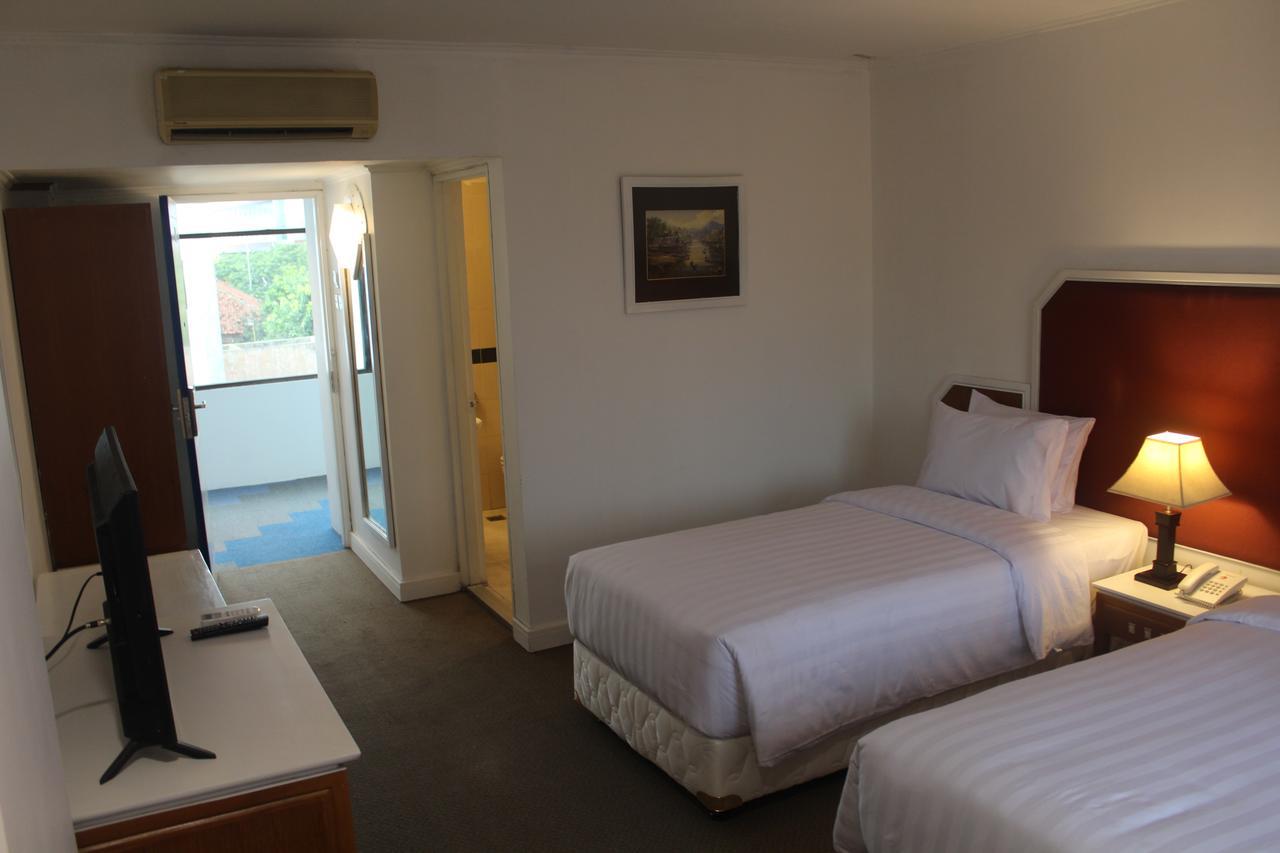 Arnava Hotel Senen Jakarta Exterior photo
