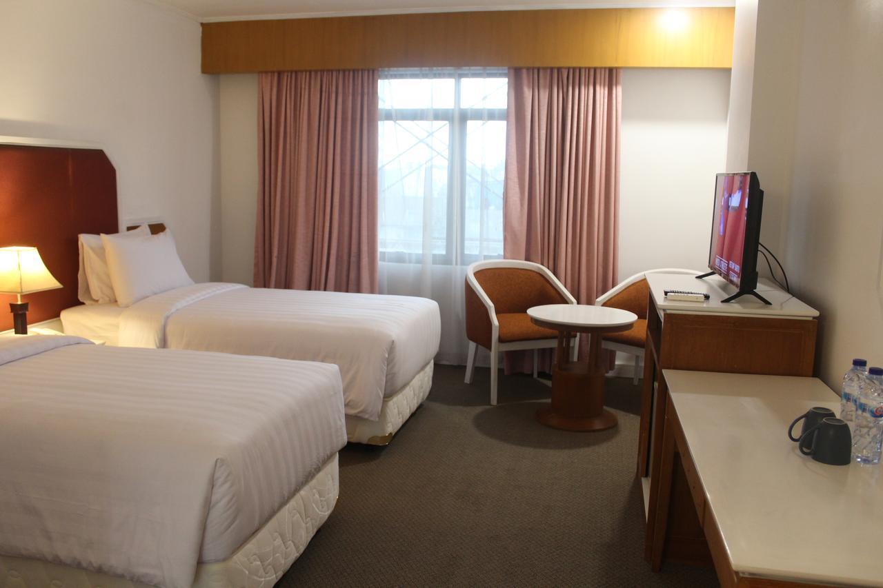 Arnava Hotel Senen Jakarta Exterior photo